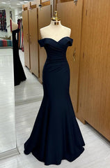 Black Off-the-shoulder Sweetheart Sleeveless Long Mermaid Prom Dress