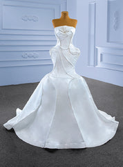 Special White Mermaid Satin Strapless Wedding Dress