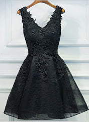 V-neck Beaded Elegance Appliqued Black Lace Homecoming Dresses